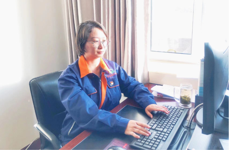 省物產(chǎn)集團黨務(wù)工作者、先進模范持續(xù)熱議黨的二十大精神（二）