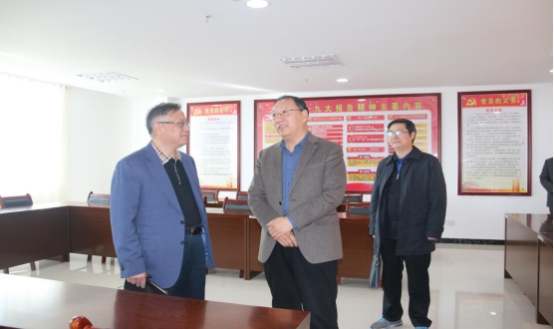 省委常委、省總工會主席馬吉孝等一行蒞臨青海物產(chǎn)集團公司視察，調(diào)研指導道路貨運企業(yè)建會、貨運司機入會等工作