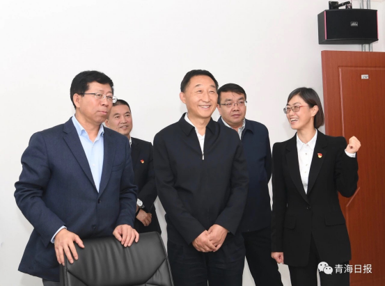 省委副書記、代省長劉寧在副省長王黎明等領(lǐng)導的陪同下視察物產(chǎn)集團